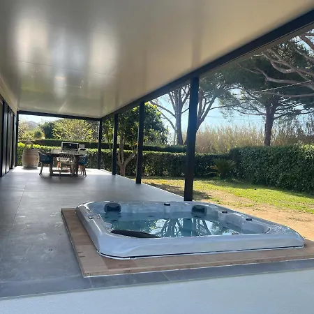 Bord De Villa